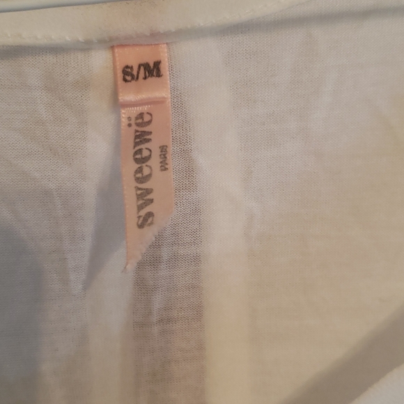 White beaded top - Picture 3 of 6